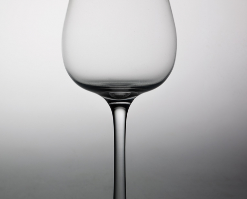 Stilleben Glas als Werbefotografie. schwarz-weiß.Made by Vincent Schlenner